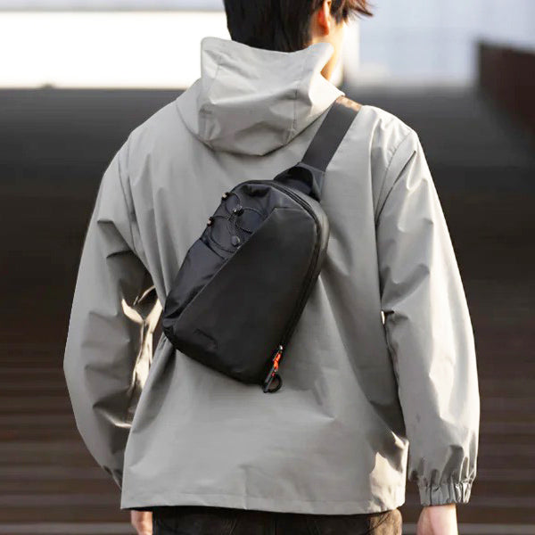 X-Row Sling Bag - Black