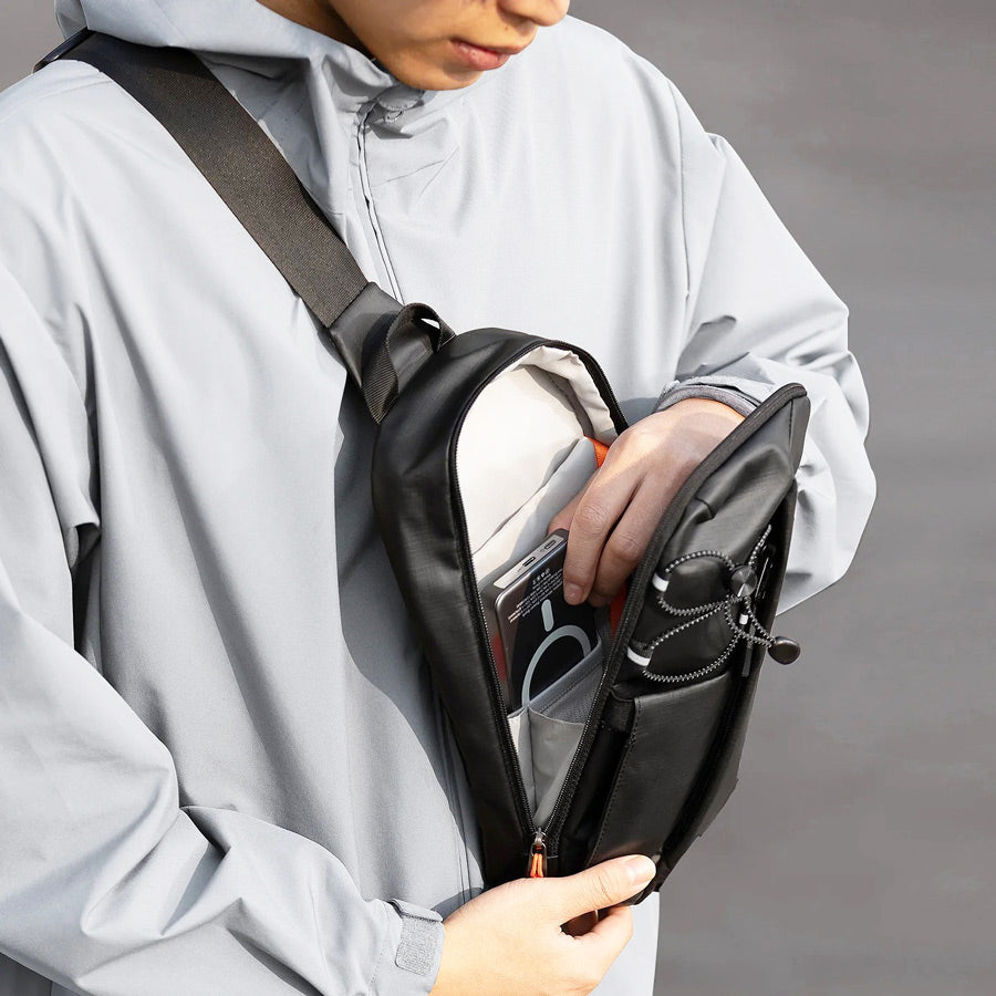 X-Row Sling Bag - Black