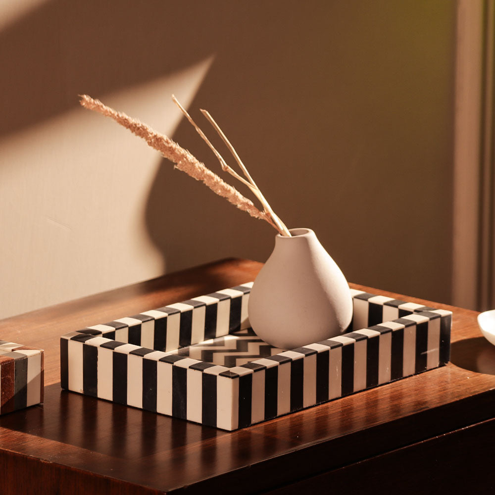 Zig-zag Decorative Tray Medium - Monochrome