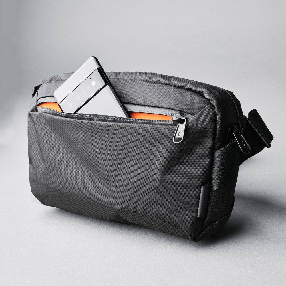 Alpaka Go Sling Bag Mini Limited Edition - Black VX21