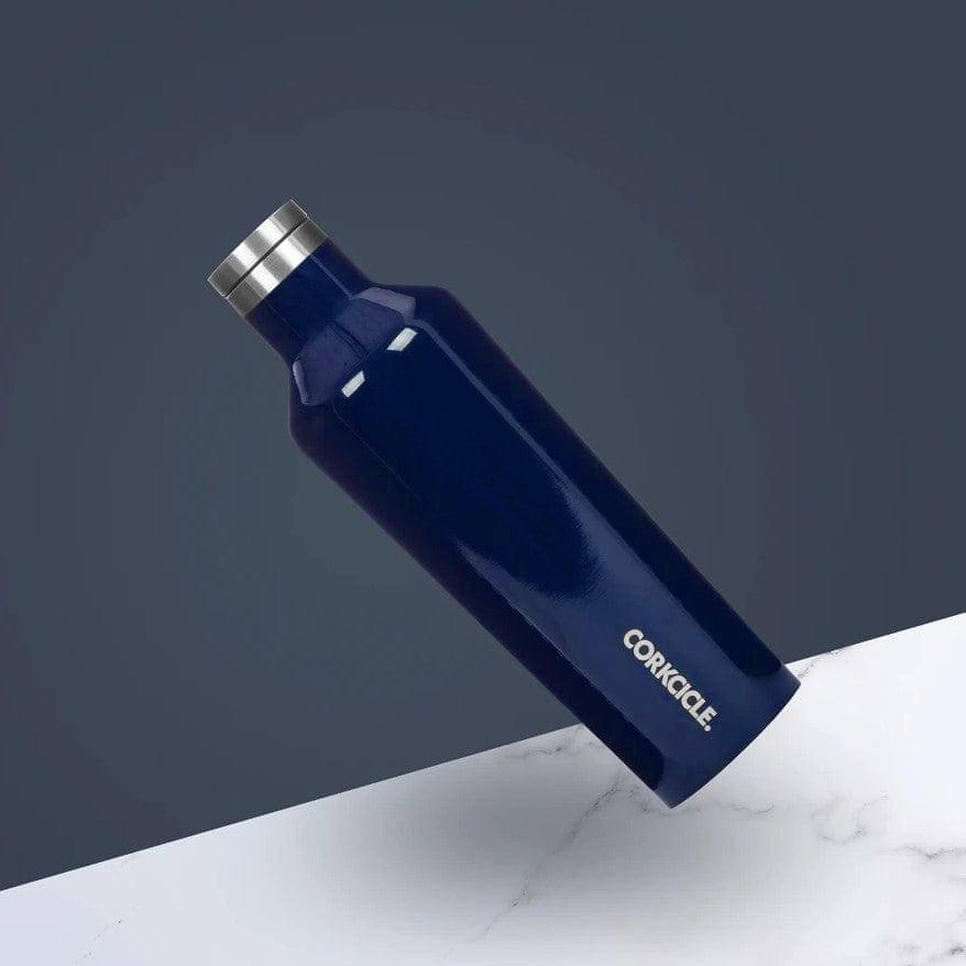 http://www.modernquests.com/cdn/shop/files/corkcicle-usa-insulated-canteen-475ml-gloss-midnight-navy-1.jpg?v=1690059554