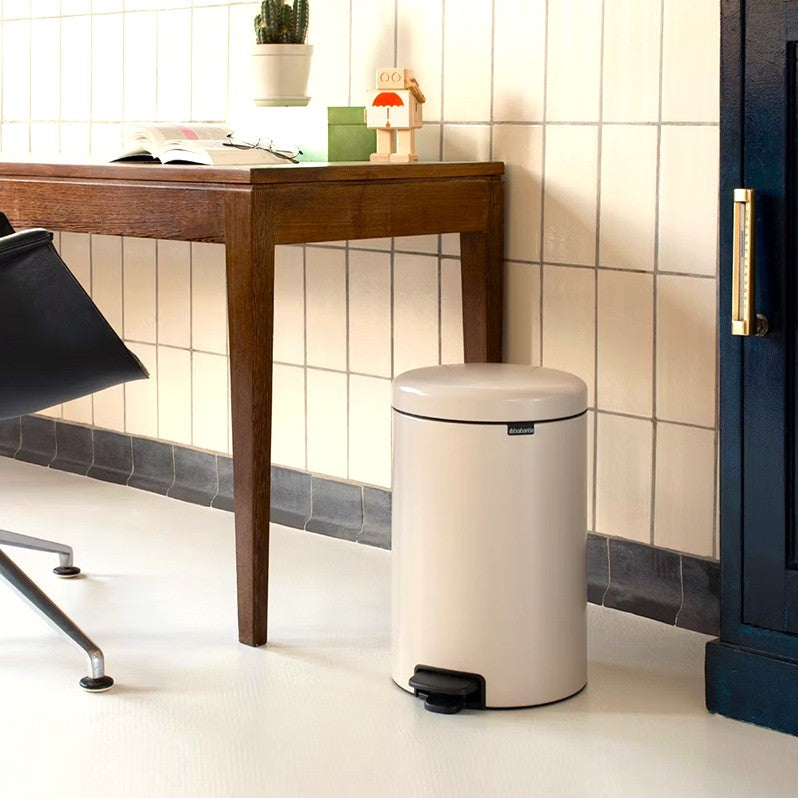 NewIcon Pedal Bin 20L - Soft Beige