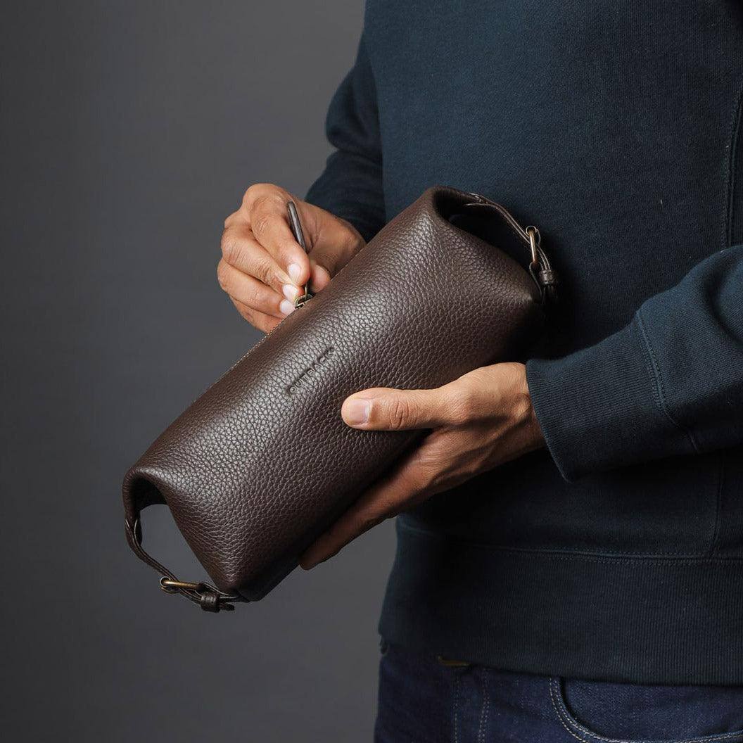 Tokyo Leather Toilet Bag Brown