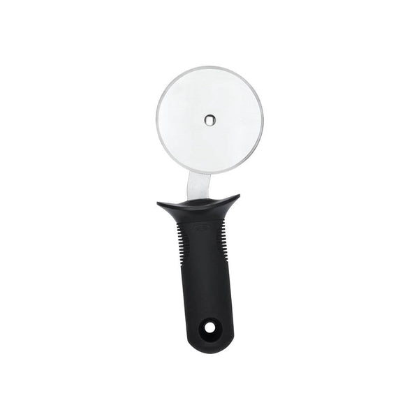 http://www.modernquests.com/cdn/shop/files/oxo-good-grips-pizza-wheel-black-2_grande.jpg?v=1690055644