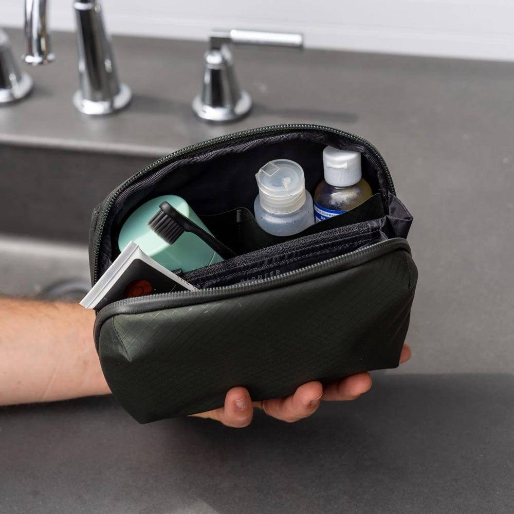 Pioneer Global Travel Pouch - Forest RFID