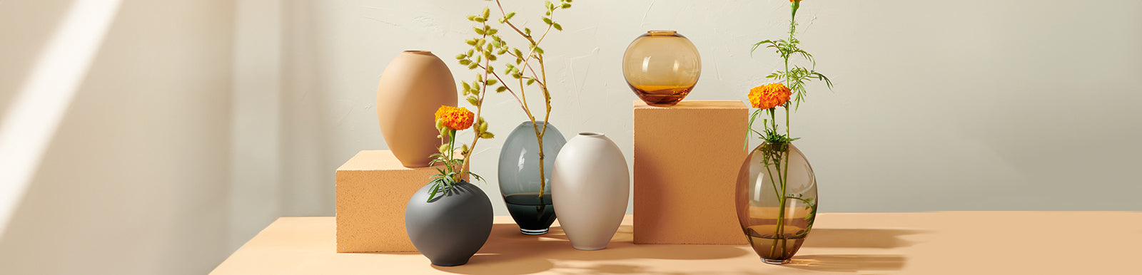 Vases & Flowers - Modern Quests