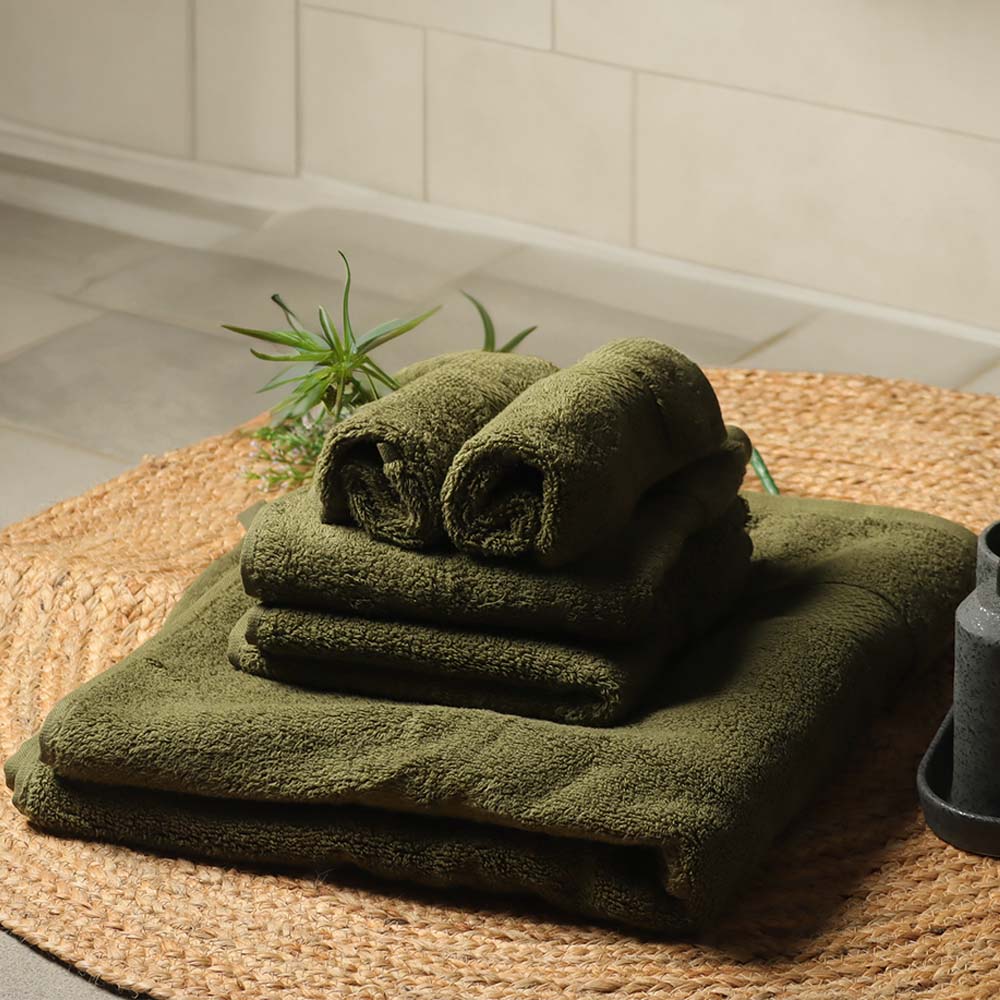 Avant Zero-Twist Cotton Bath Towel - Pine Green