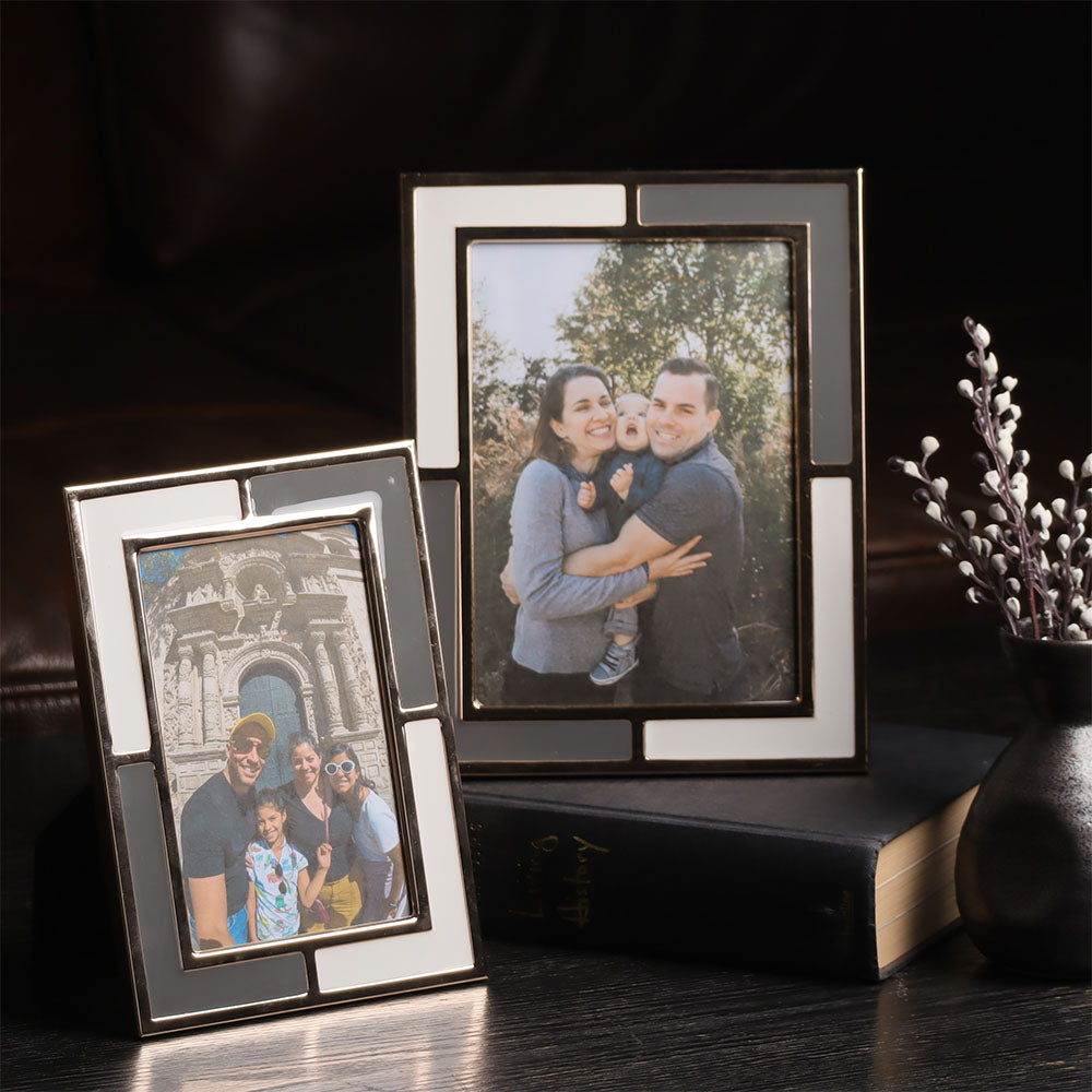 Carl Photo Frame Medium - Grey & White