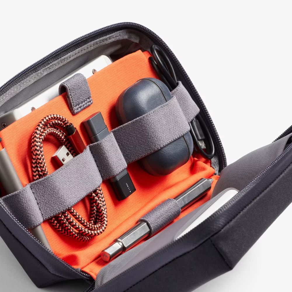 Carryology Essentials Tech Kit - Black Ash