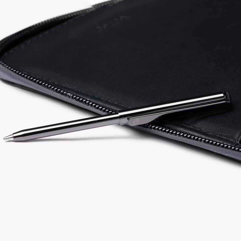 Carryology Essentials Travel Folio - Black Ash
