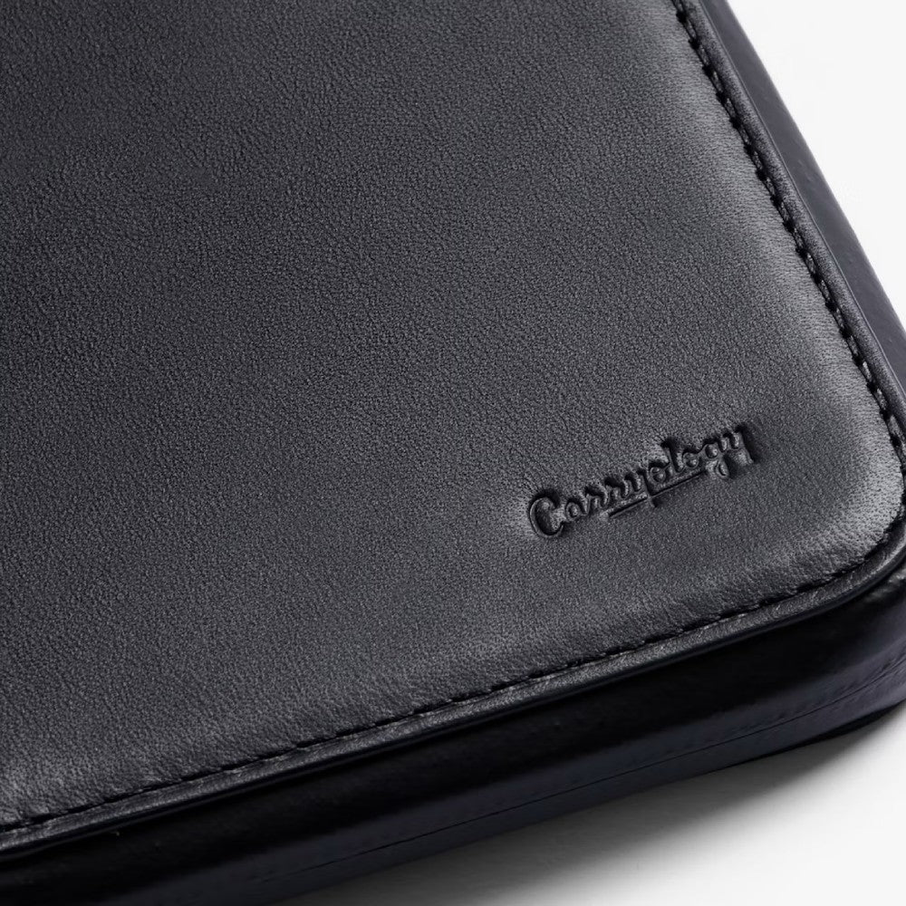 Carryology Essentials Travel Folio - Black Ash