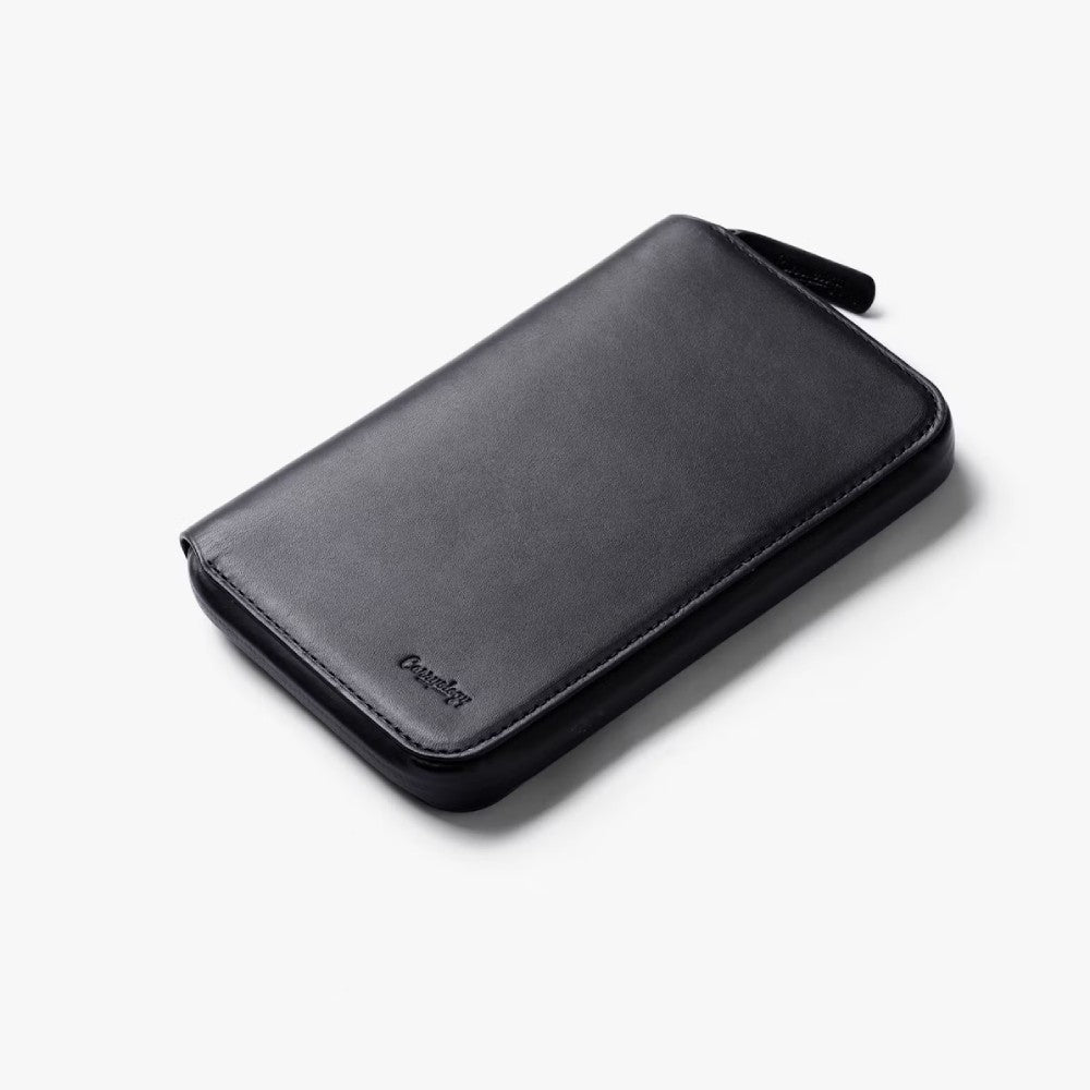 Carryology Essentials Travel Folio - Black Ash