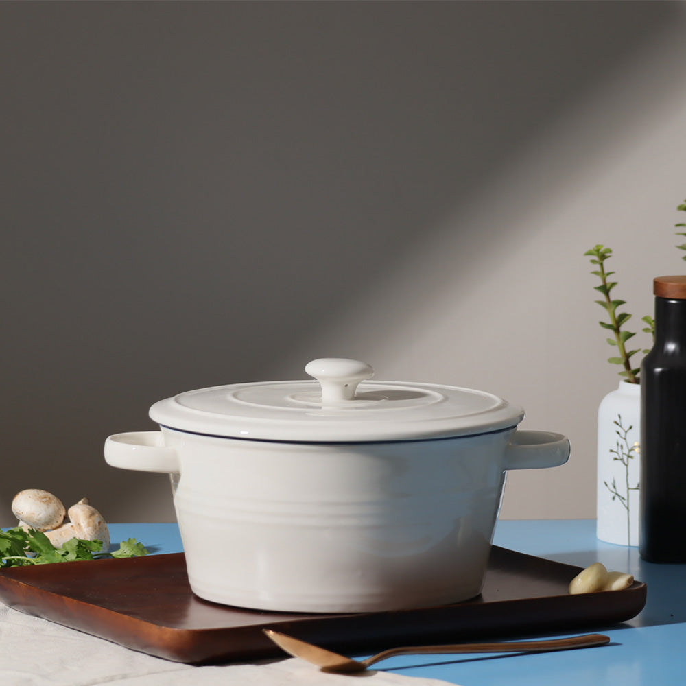 Ceramic Serving Pot With Lid Medium - White