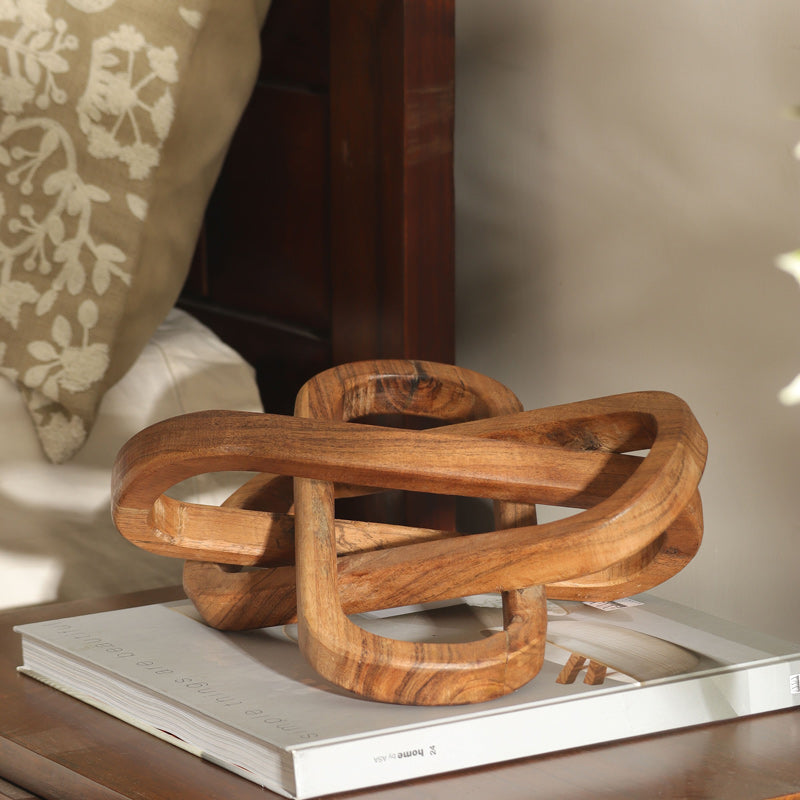 Chainlink Wooden Decorative Accent
