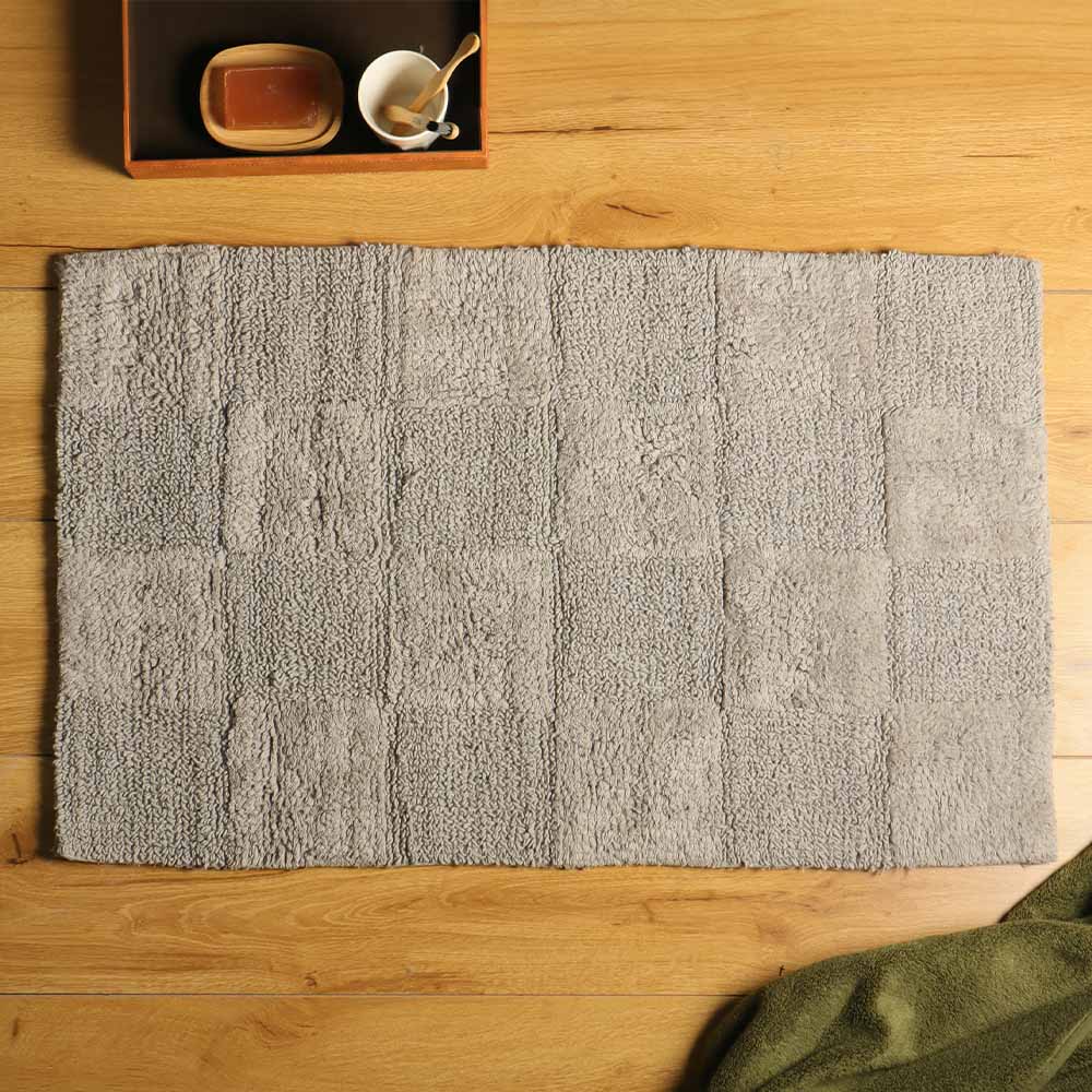 Checkered Reversible Tufted Bathmat - Light Grey