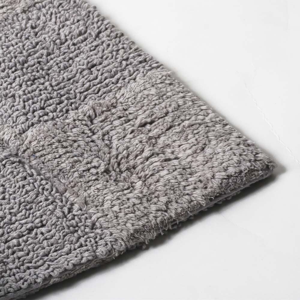 Checkered Reversible Tufted Bathmat - Light Grey