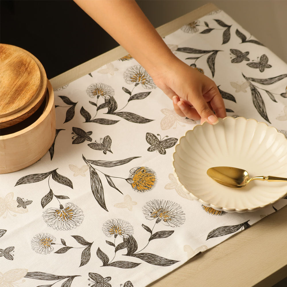 Dandelion Table Runner - White