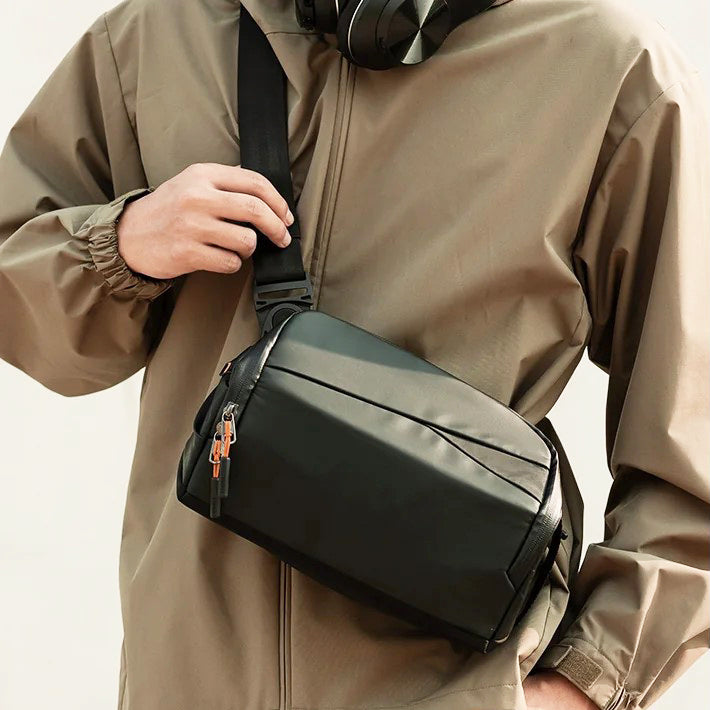X-Modo Crossbody Organizer - Black