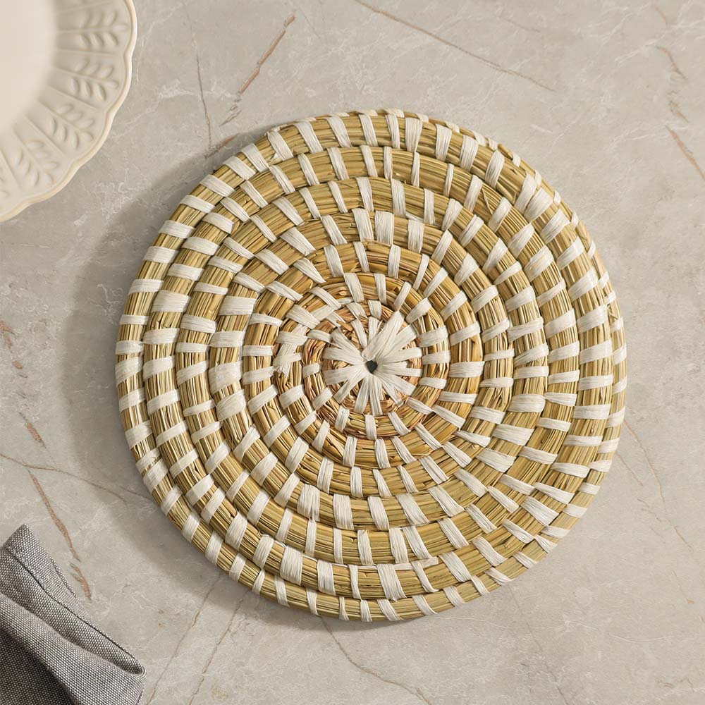 Elio Kaisa Round Trivets, Set of 2 - Natural