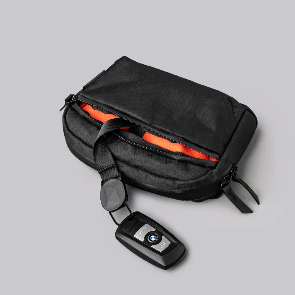 Flight Sling Bag 1L - Black VX42