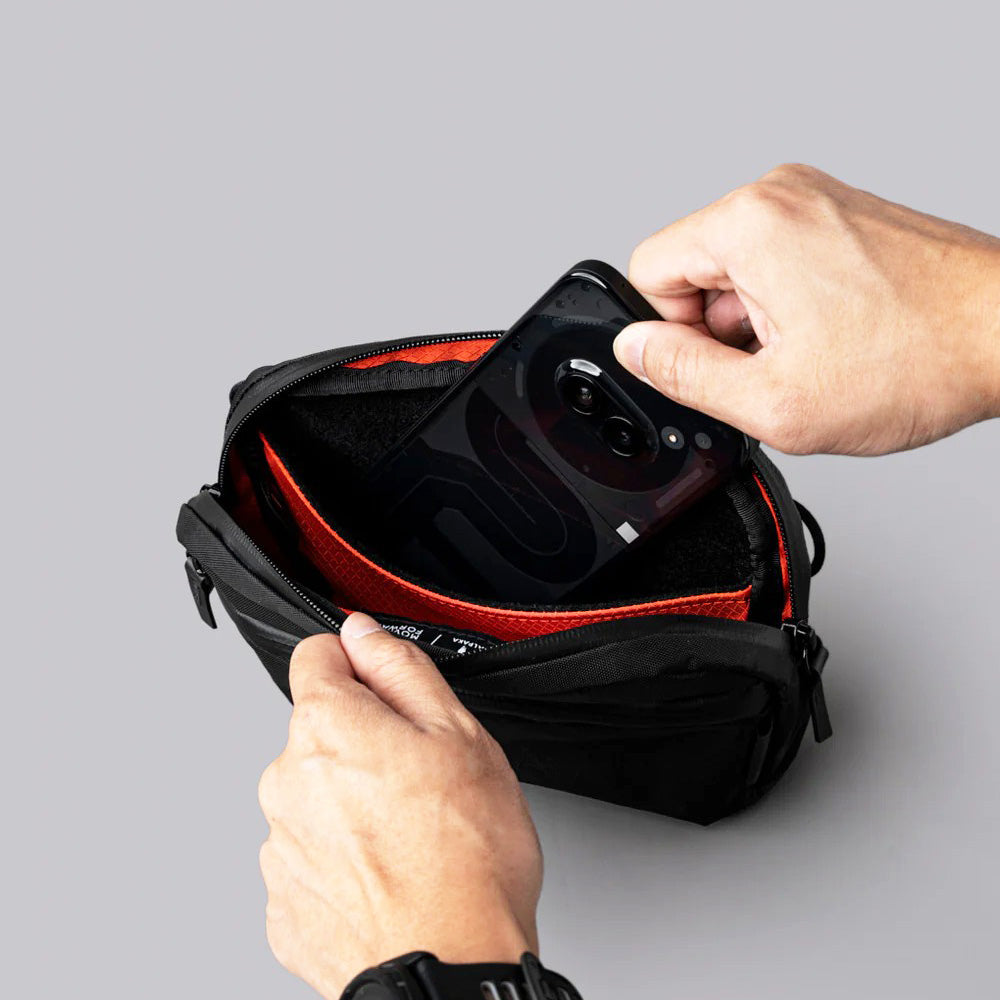 Flight Sling Bag 1L - Black VX42