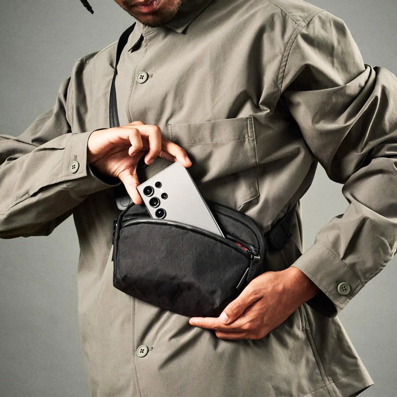 Flight Sling Bag 1L - Black VX42