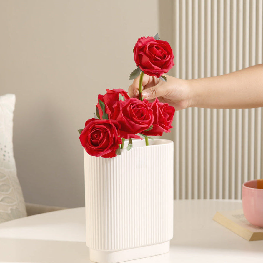 French Roses Faux Bunch Short - Red