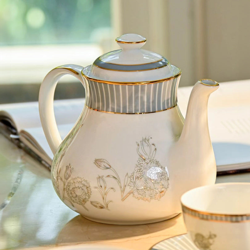 Grey Iris 17-piece Porcelain Tea Set