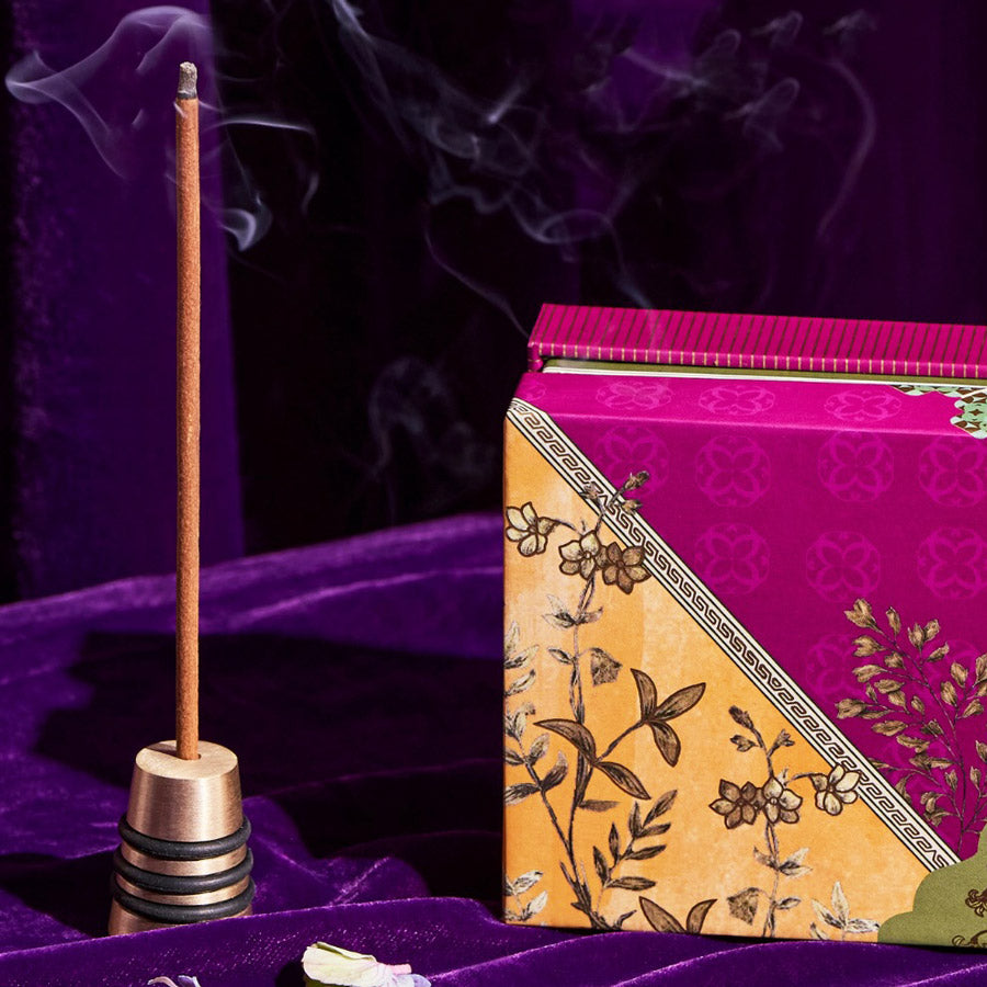 Incense Sticks with Holder - Oud & Musk