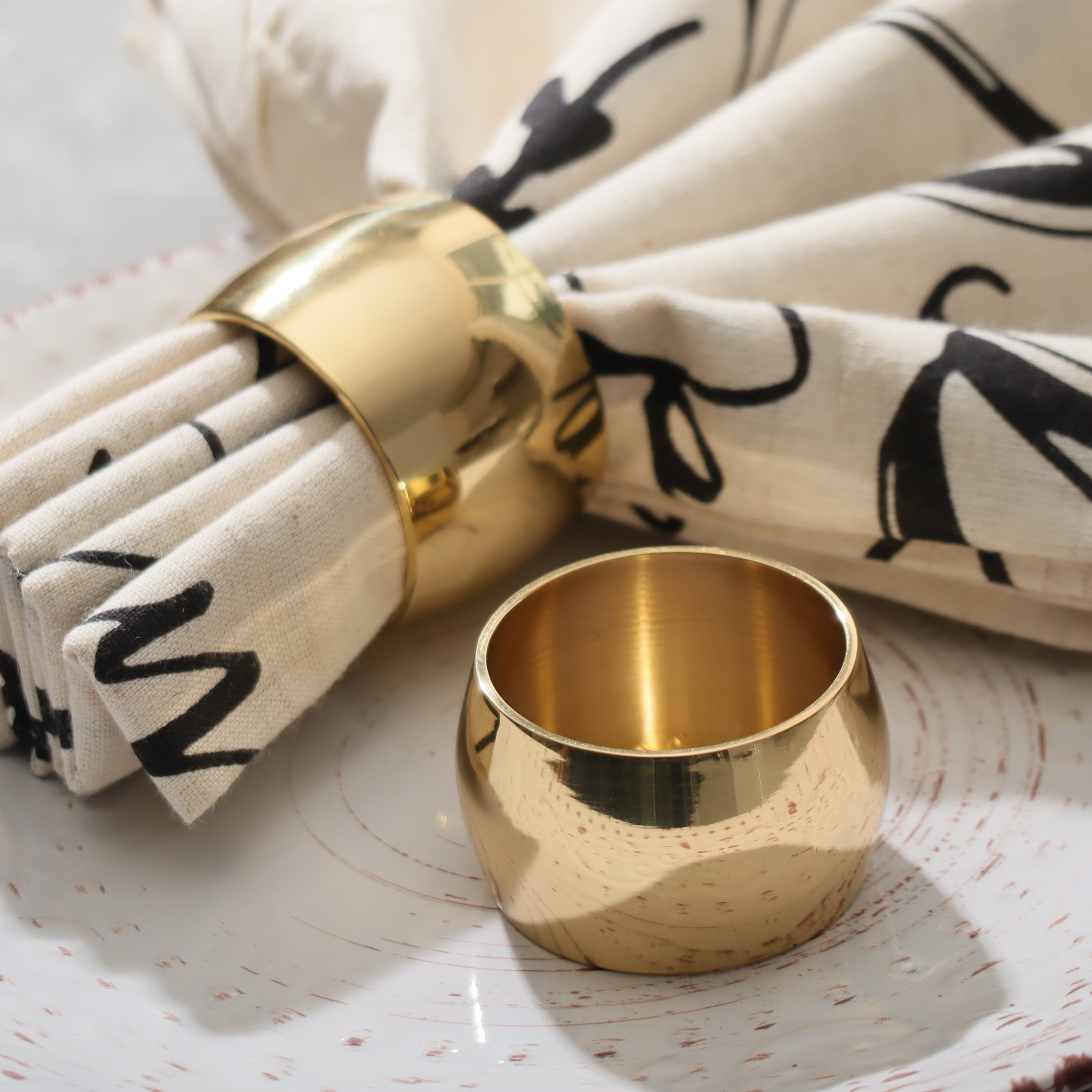 Laurel Brass Napkin Rings, Set of 6 - Gold