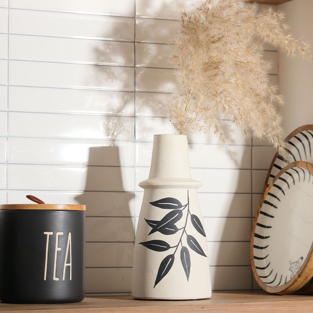 Leaf Terracotta Vase Medium - Ivory Black