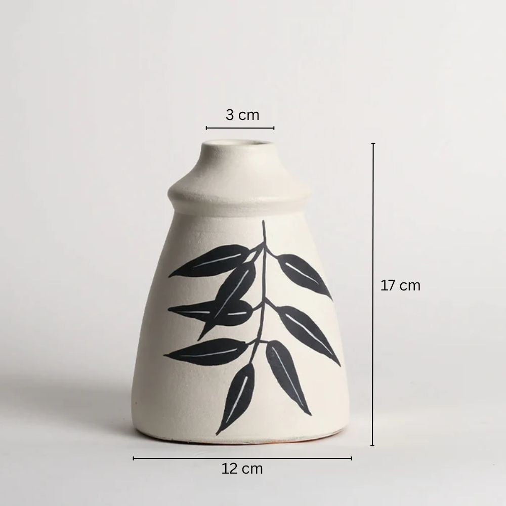 Leaf Terracotta Vase Short - Ivory Black