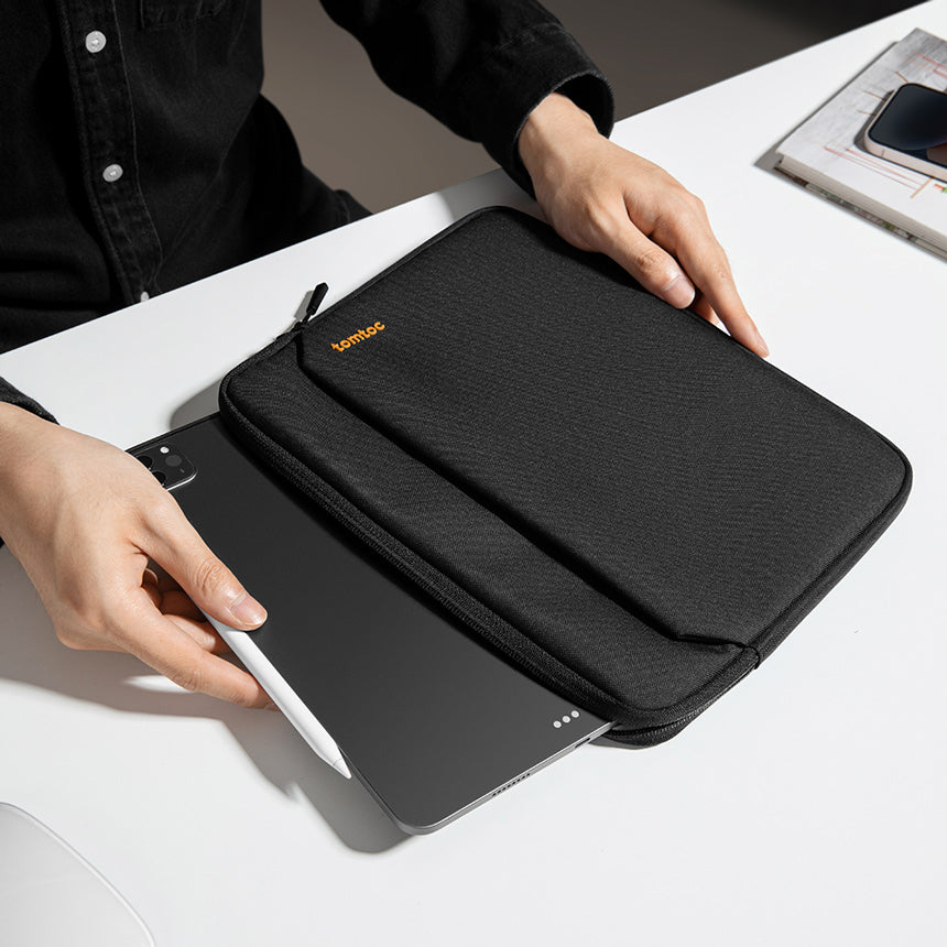 Light B18 Tablet Sleeve - Black 12.9 Inch