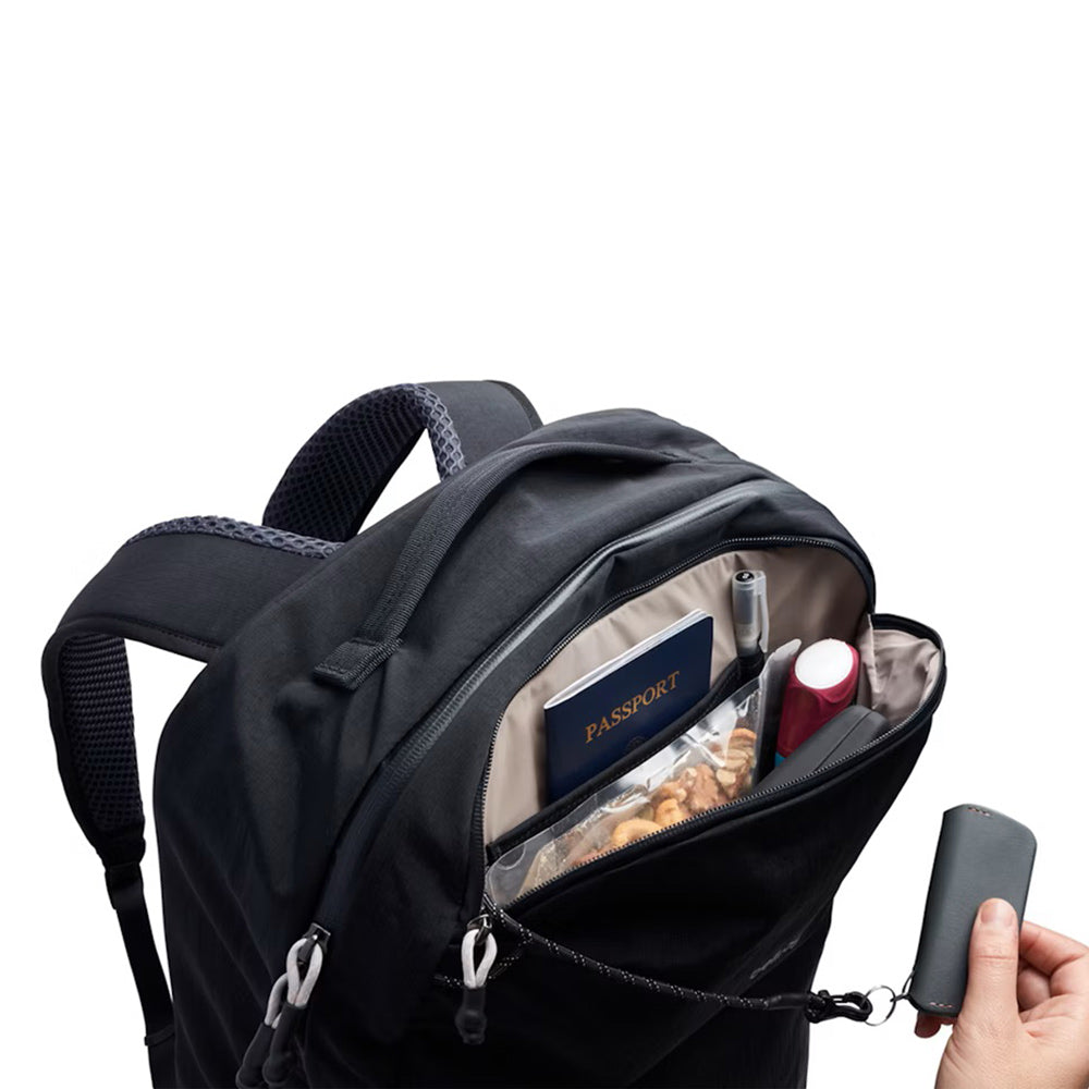 バッグ Bellroy Lite Travel Pack 30L Black Lite Travel Pack | Carry-on Travel Backpack 30 L & 38 L