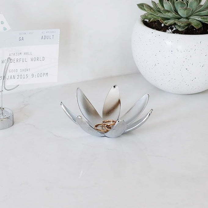 Magnolia Ring Holder - Chrome