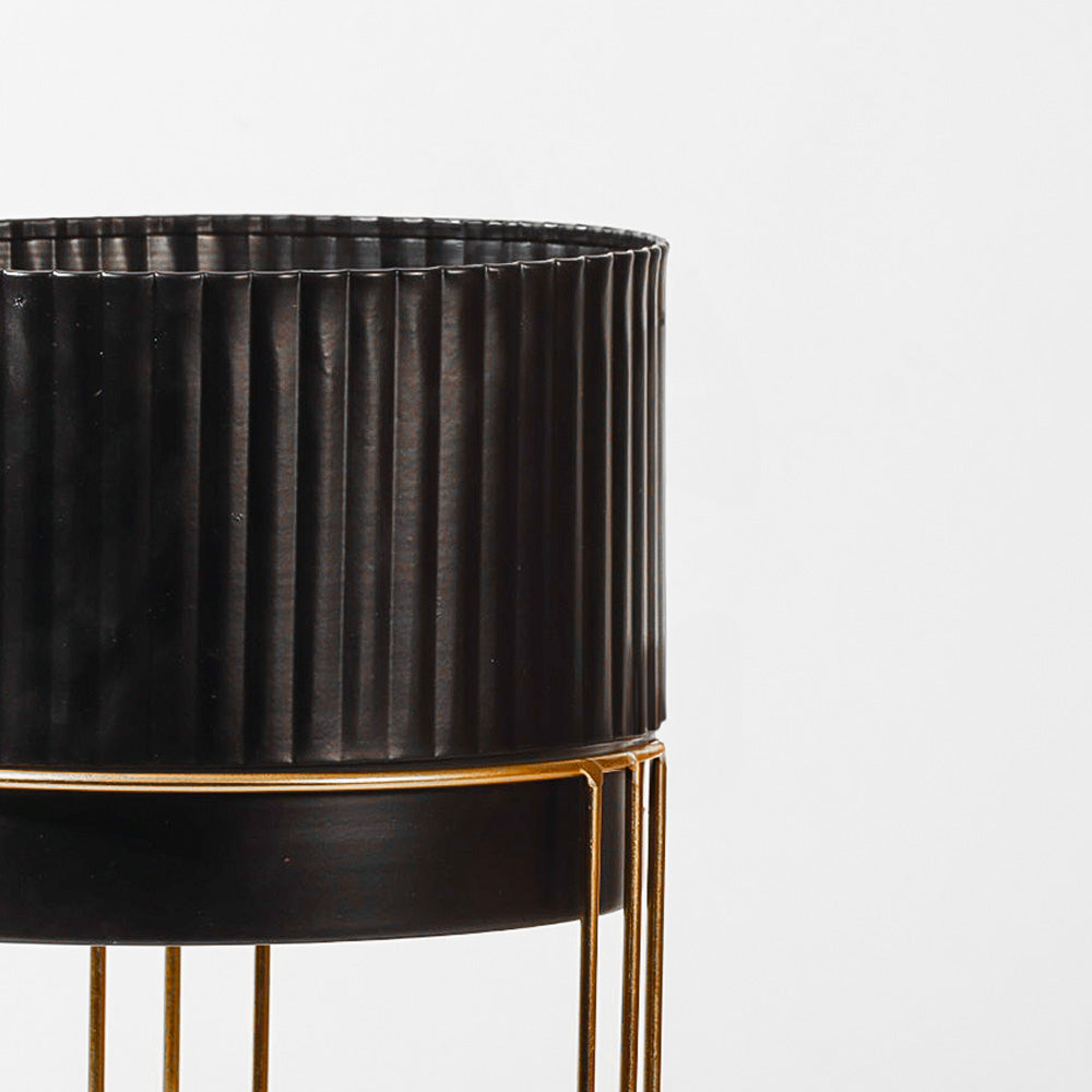 Nara Ribbed Planter with Stand Short - Black Gold