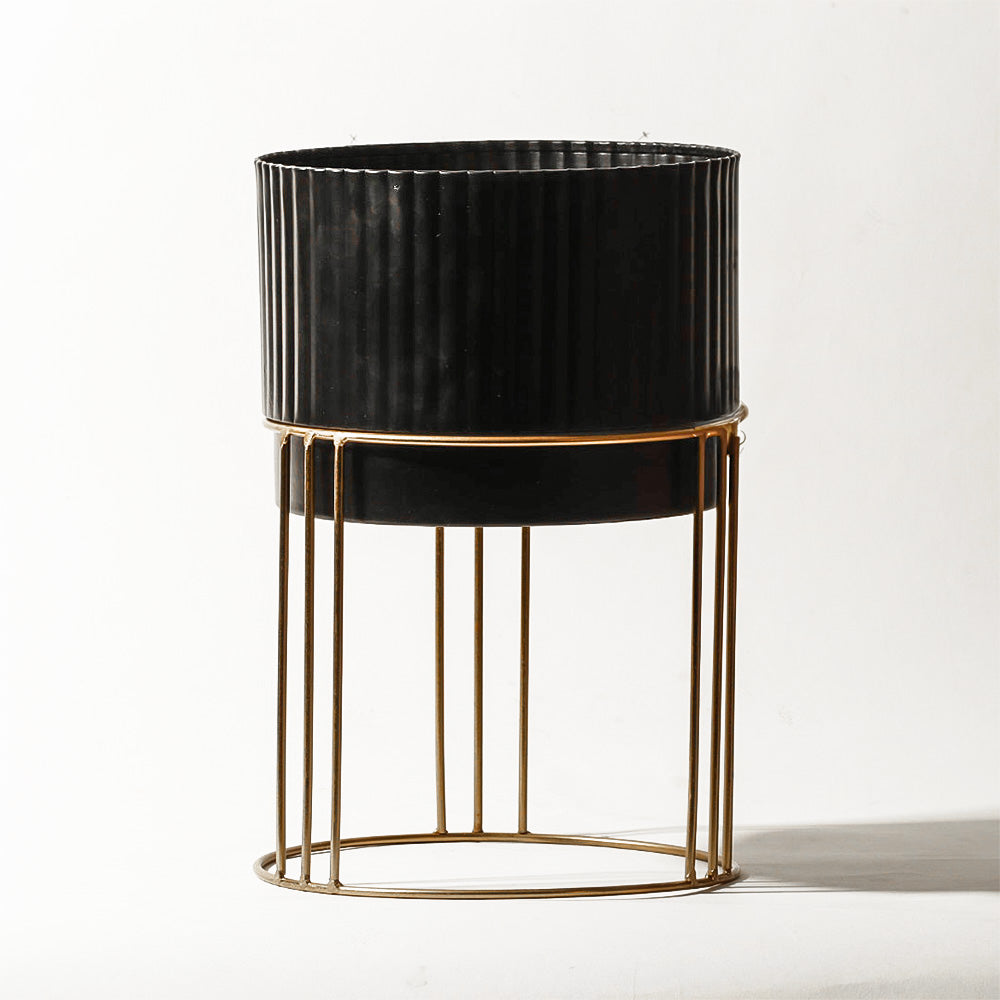 Nara Ribbed Planter with Stand Short - Black Gold