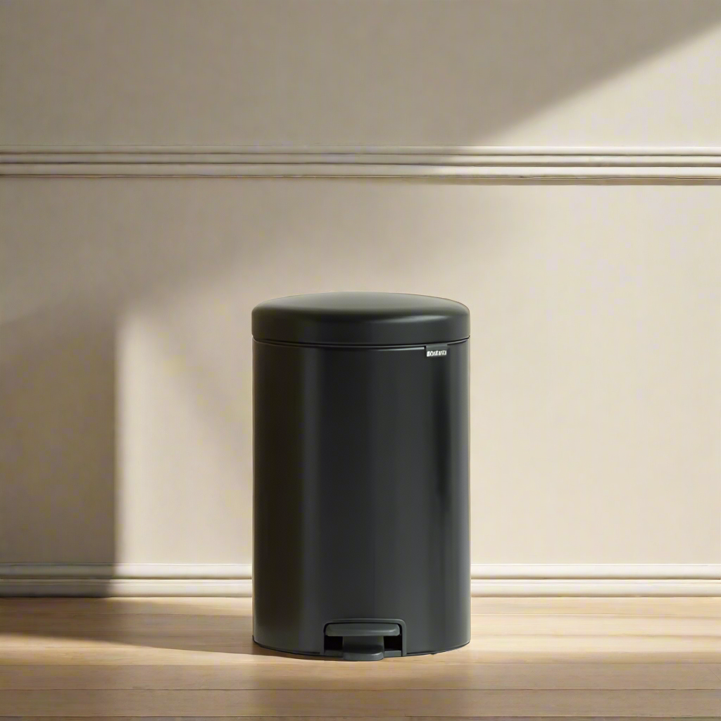 NewIcon Pedal Bin 20L - Matte Black