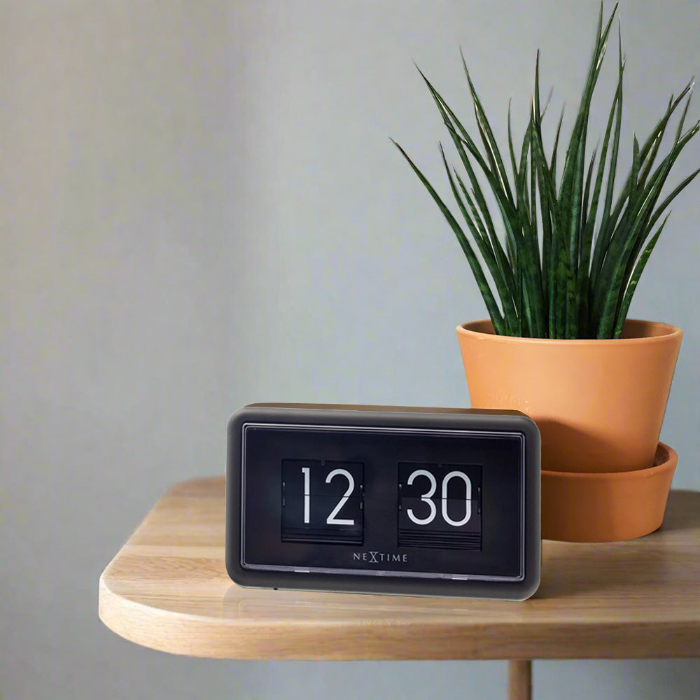 Classic Flip Clock - Black Black