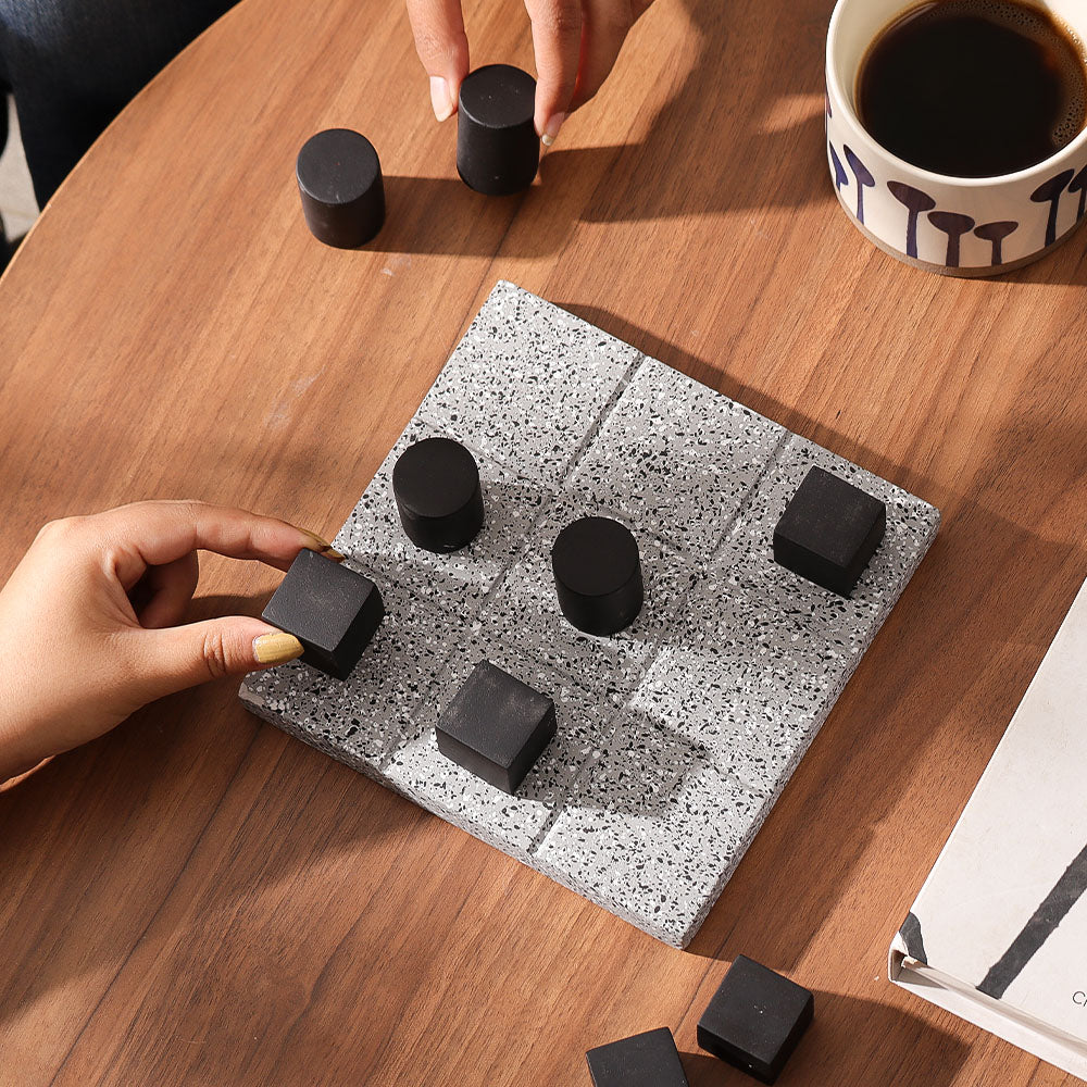 Noughts & Crosses Concrete Tabletop Game Small - Monochrome