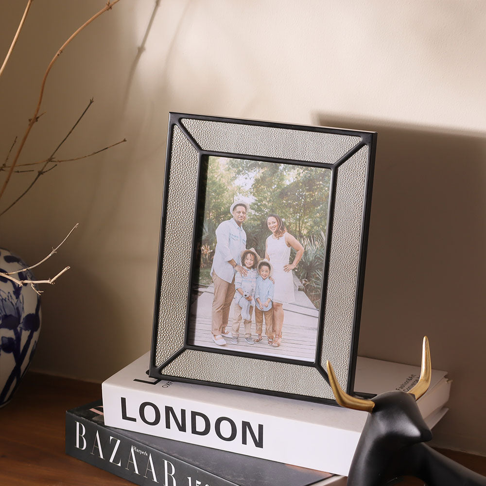 Vera Photo Frame Large - Grey Black