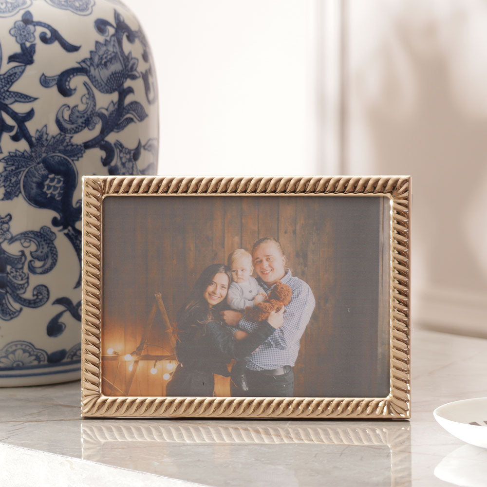 Ruffle Metal Photo Frame Large - Gold