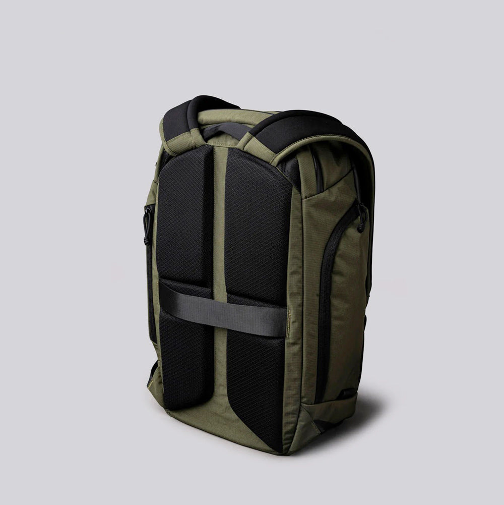 アクサルタ　クロマックス　AM27 Alpaka Traverse Backpack 30L - Axoflux Green
