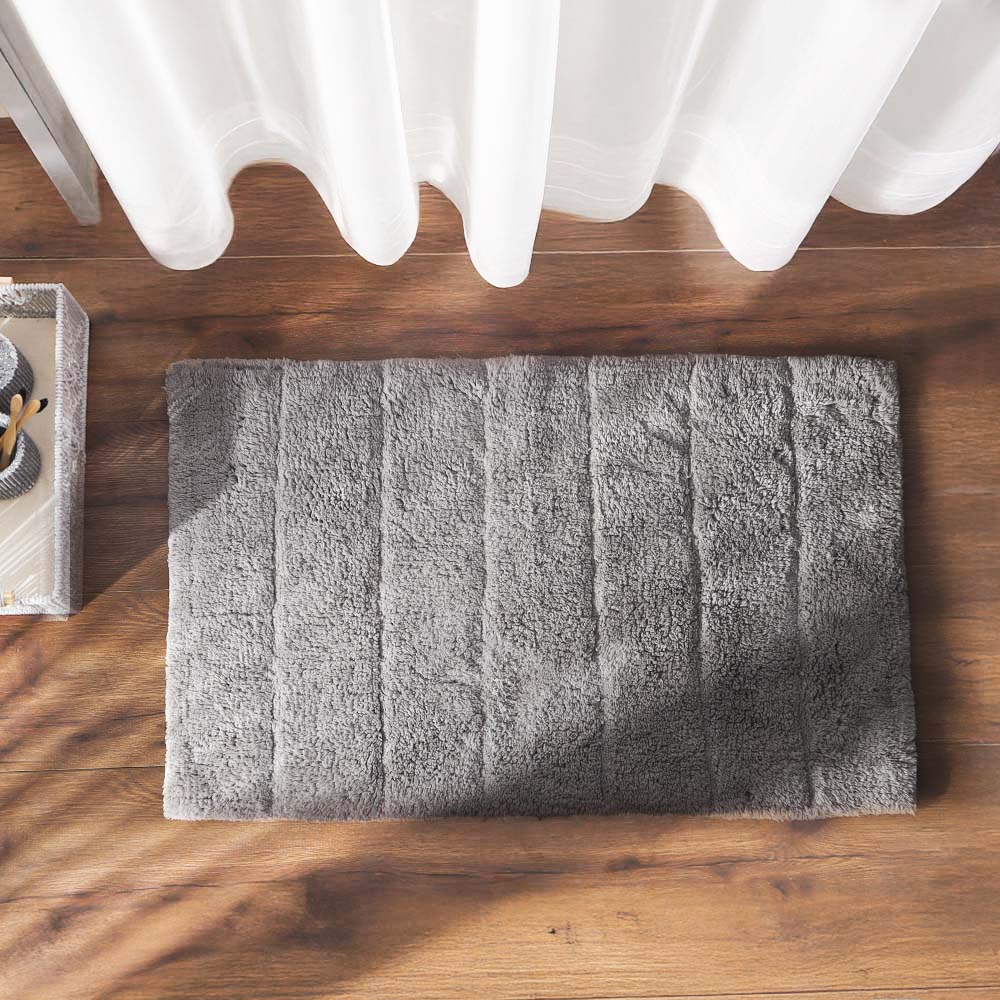 Vena Chalk Striped Tufted Bathmat - Light Grey