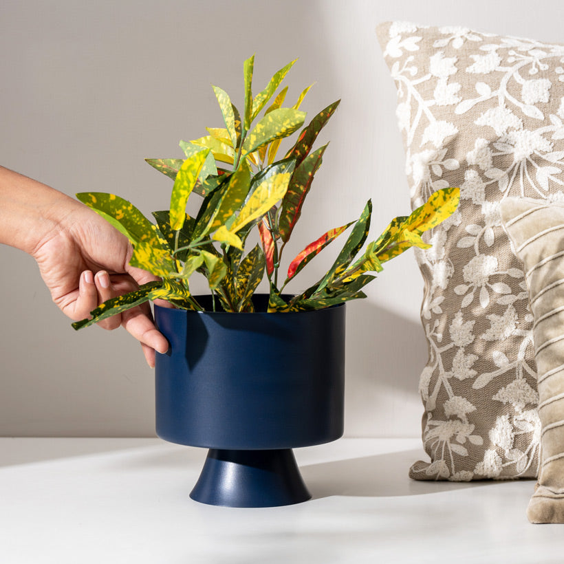 Vera Round Desk Planter - Ink Blue