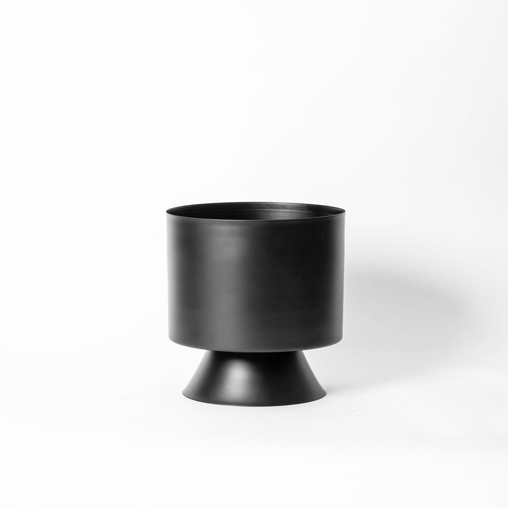 Vera Round Metal Planter Medium - Black