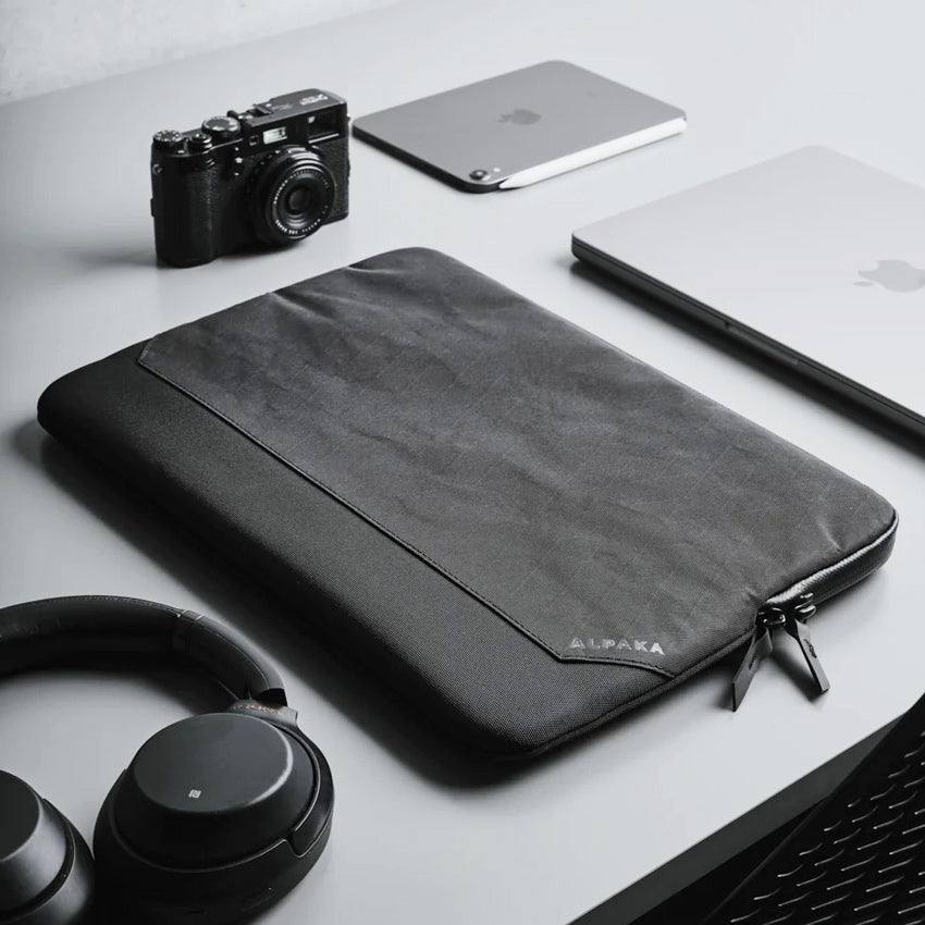 Alpaka Elements Laptop Sleeve - Black VX42 for 14 Inch