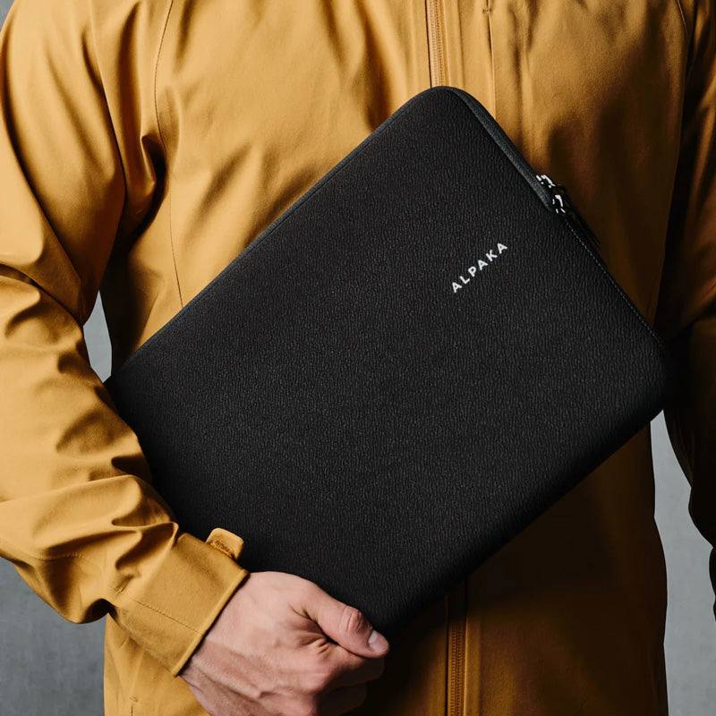 Alpaka Slim Laptop Sleeve - Black 16 Inch