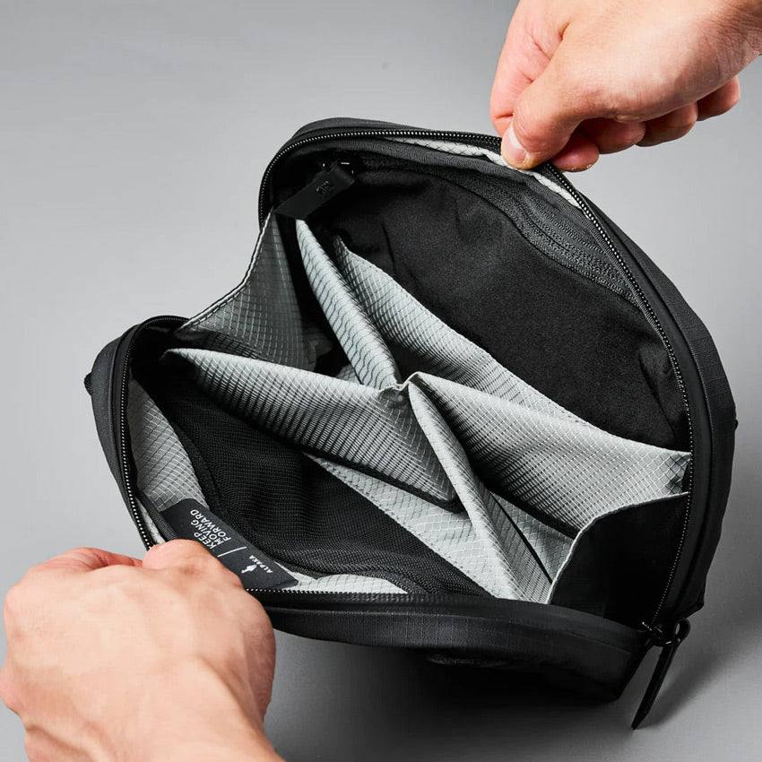 Alpaka Toiletry Bag - Axoflux Black