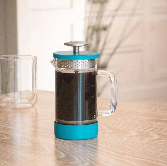 https://www.modernquests.com/cdn/shop/files/barista-and-company-core-coffee-press-small-teal-2_600x.jpg?v=1690039766